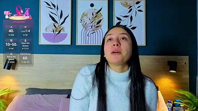 SarahMiler  online show from December 2025 07:47:02 PM