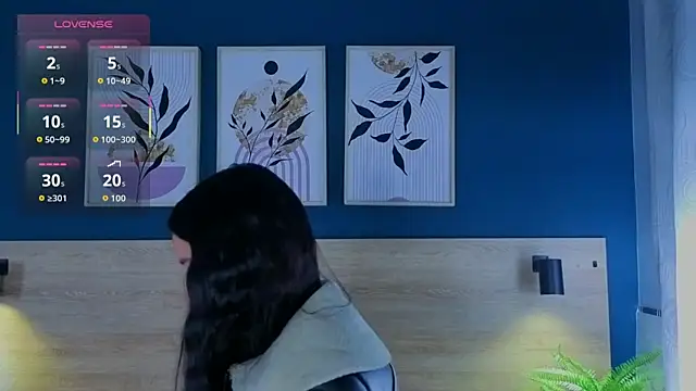 SarahMiler  online show from October 2025 11:42:02 AM