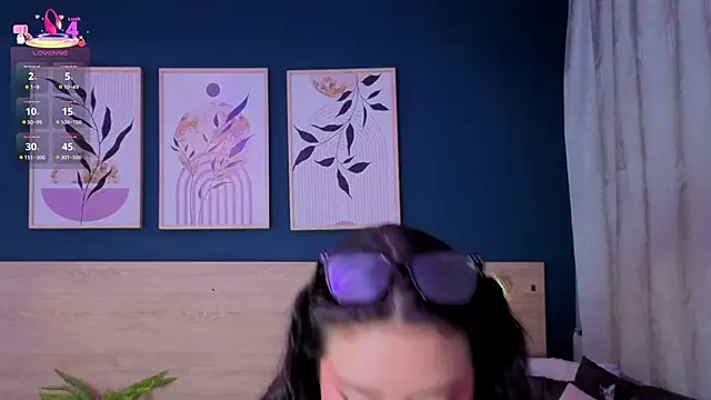 SarahMiler  online show from February 2026 07:10:01 PM