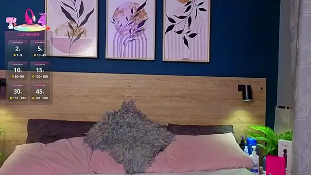 SarahMiler  online show from January 2026 07:50:01 PM