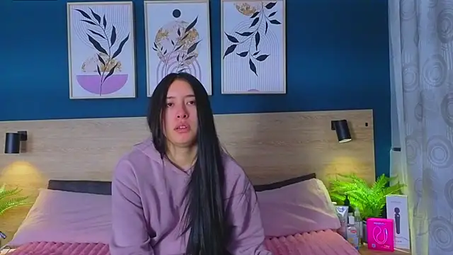 SarahMiler  online show from November 2025 01:22:02 PM