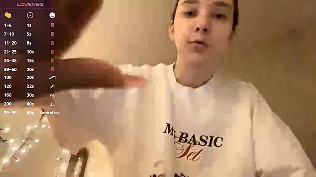 Snapshot of DanaCore chatting on October 2025 04:47:01 PM DanaCore online show from October 2025 04:47:01 PM