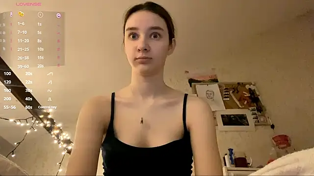 Snapshot of DanaCore chatting on December 2025 06:50:02 PM DanaCore online show from December 2025 06:50:02 PM