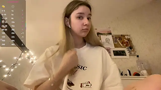 Snapshot of DanaCore chatting on October 2025 04:03:01 AM DanaCore online show from October 2025 04:03:01 AM