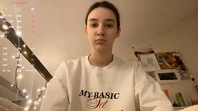 Snapshot of DanaCore chatting on November 2025 09:08:01 PM DanaCore online show from November 2025 09:08:01 PM