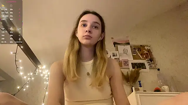 Snapshot of DanaCore chatting on September 2025 06:43:02 PM DanaCore online show from September 2025 06:43:02 PM