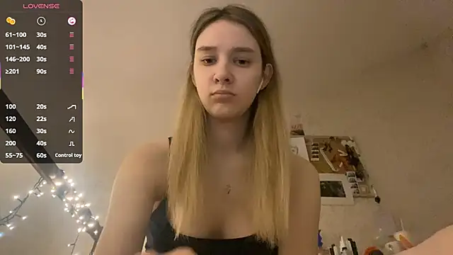 Snapshot of DanaCore chatting on October 2025 07:38:02 PM DanaCore online show from October 2025 07:38:02 PM