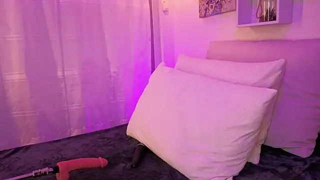 Samaraa Smith online show from October 2025 11:09:01 AM