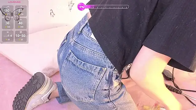 Samaraa Smith online show from March 2026 10:38:02 AM