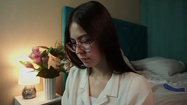 ywixos online show from March 2026 03:06:02 PM