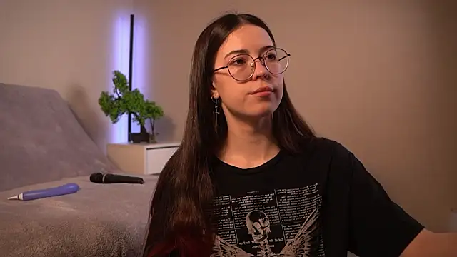 ywixos online show from March 2026 12:06:01 PM