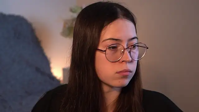 ywixos online show from November 2025 02:40:02 PM