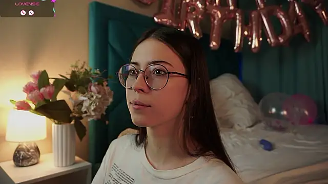 ywixos online show from February 2026 03:03:02 PM