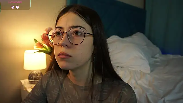 ywixos online show from November 2025 12:31:01 PM