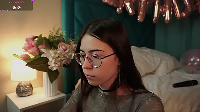 ywixos online show from February 2026 02:29:01 PM