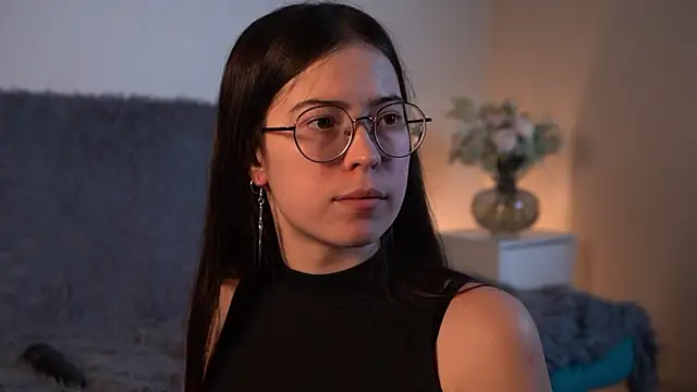 ywixos online show from October 2025 01:53:04 PM