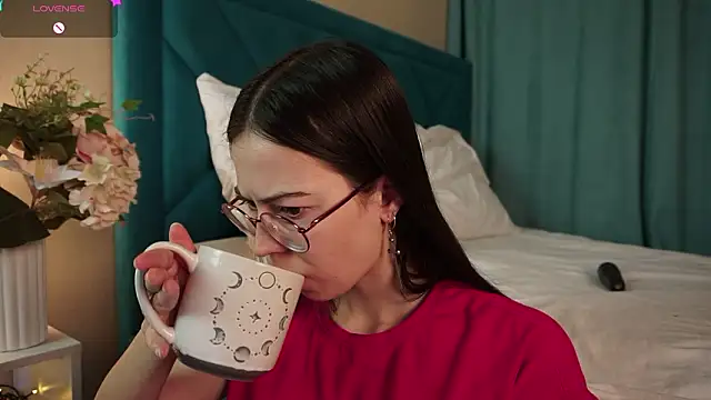 ywixos online show from March 2026 02:44:02 PM