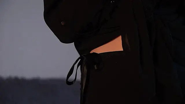 ywixos online show from October 2025 11:20:01 AM