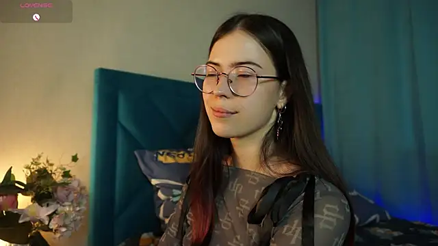 ywixos online show from September 2025 01:29:01 PM