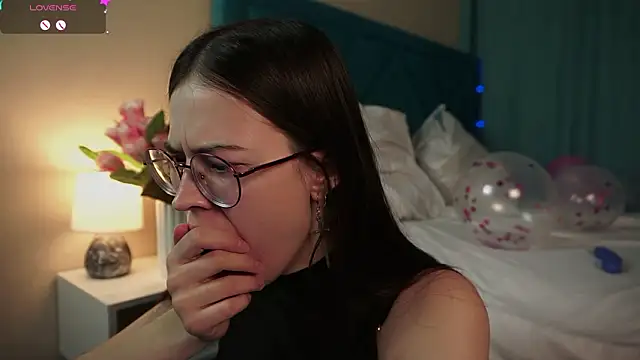 ywixos online show from March 2026 02:46:02 PM