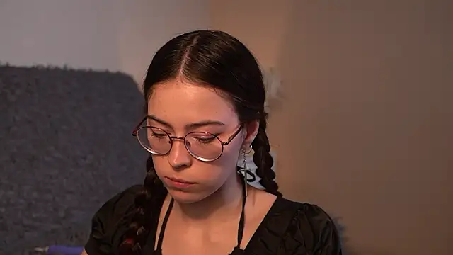 ywixos online show from February 2026 02:58:02 PM