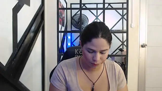 Snapshot of lucia_ht chatting on October 2025 12:34:02 AM lucia ht online show from October 2025 12:34:02 AM