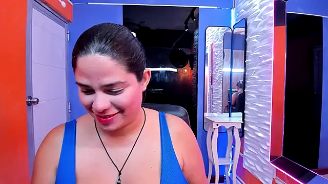 Snapshot of lucia_ht chatting on October 2025 02:43:02 AM lucia ht online show from October 2025 02:43:02 AM