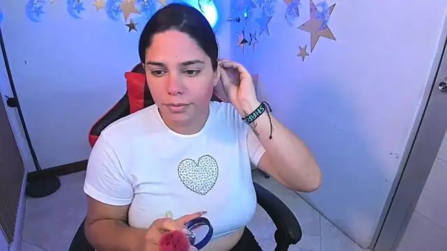 Snapshot of lucia_ht chatting on October 2025 12:44:01 AM lucia ht online show from October 2025 12:44:01 AM