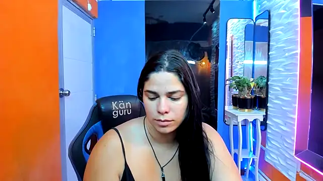 Snapshot of lucia_ht chatting on October 2025 01:29:01 AM lucia ht online show from October 2025 01:29:01 AM