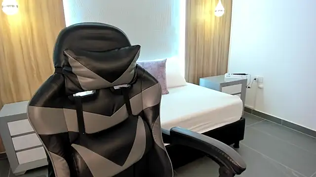 Snapshot of megara_x_ chatting on November 2025 02:15:01 AM megara x online show from November 2025 02:15:01 AM