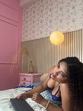 loraineRioss online show from February 2026 05:25:01 AM