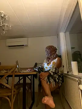 Snapshot of latina-pene chatting on December 2025 05:50:02 PM latina-pene online show from December 2025 05:50:02 PM