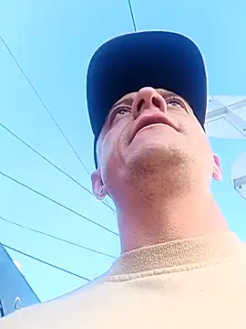 Snapshot of leon8013A chatting on November 2025 11:59:02 AM leon8013A online show from November 2025 11:59:02 AM