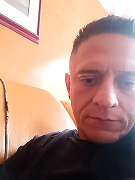 Snapshot of leon8013A chatting on September 2025 04:18:01 PM leon8013A online show from September 2025 04:18:01 PM