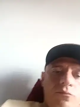 Snapshot of leon8013A chatting on November 2025 12:20:01 PM leon8013A online show from November 2025 12:20:01 PM