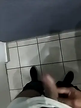 Snapshot of Leofj007 chatting on November 2025 05:49:02 PM Leofj007 online show from November 2025 05:49:02 PM