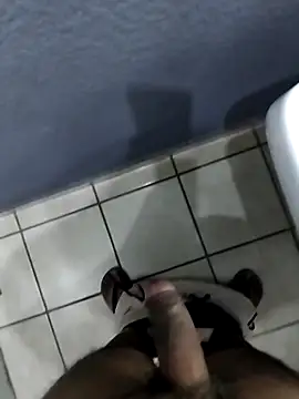 Snapshot of Leofj007 chatting on November 2025 11:05:02 PM Leofj007 online show from November 2025 11:05:02 PM