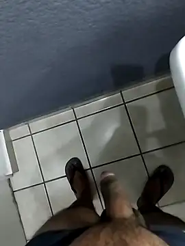 Snapshot of Leofj007 chatting on November 2025 06:06:02 AM Leofj007 online show from November 2025 06:06:02 AM