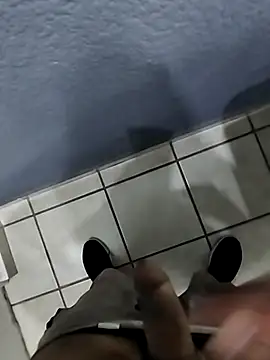 Leofj007 online show from December 2025 10:56:01 PM