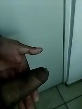 Snapshot of Leofj007 chatting on October 2025 04:33:01 AM Leofj007 online show from October 2025 04:33:01 AM