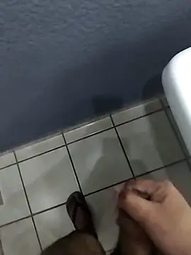 Snapshot of Leofj007 chatting on November 2025 05:17:02 AM Leofj007 online show from November 2025 05:17:02 AM