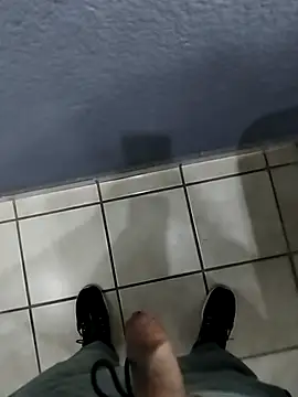 Snapshot of Leofj007 chatting on November 2025 09:15:01 PM Leofj007 online show from November 2025 09:15:01 PM