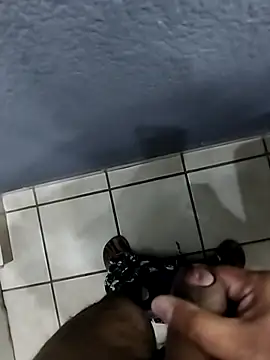 Snapshot of Leofj007 chatting on November 2025 06:13:02 AM Leofj007 online show from November 2025 06:13:02 AM