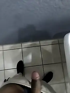 Snapshot of Leofj007 chatting on November 2025 08:23:01 PM Leofj007 online show from November 2025 08:23:01 PM