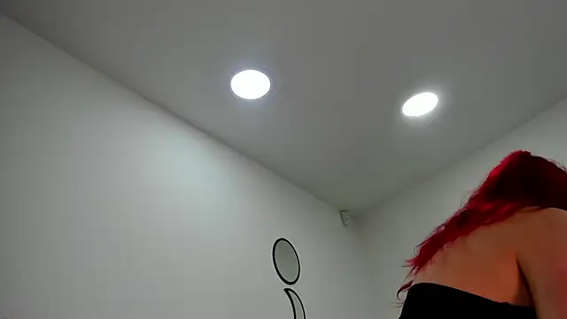 Maddy Mills online show from April 2026 07:52:01 PM