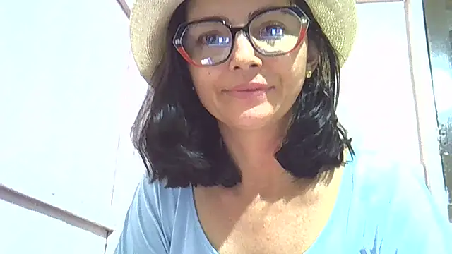 Snapshot of Luana_sexy42 chatting on May 2026 07:11:01 PM Luana sexy42 online show from May 2026 07:11:01 PM