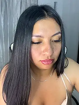 Issa Santana online show from May 2026 08:50:01 PM