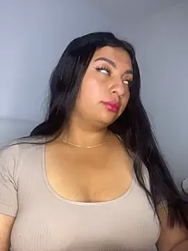 Issa Santana online show from February 2026 08:38:01 PM