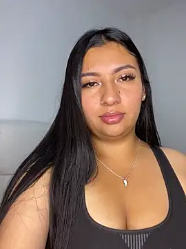 Issa Santana online show from March 2026 08:32:01 PM