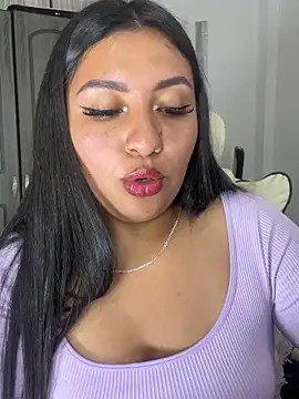 Snapshot of Issa_Santana chatting on December 2025 08:30:01 PM Issa Santana online show from December 2025 08:30:01 PM